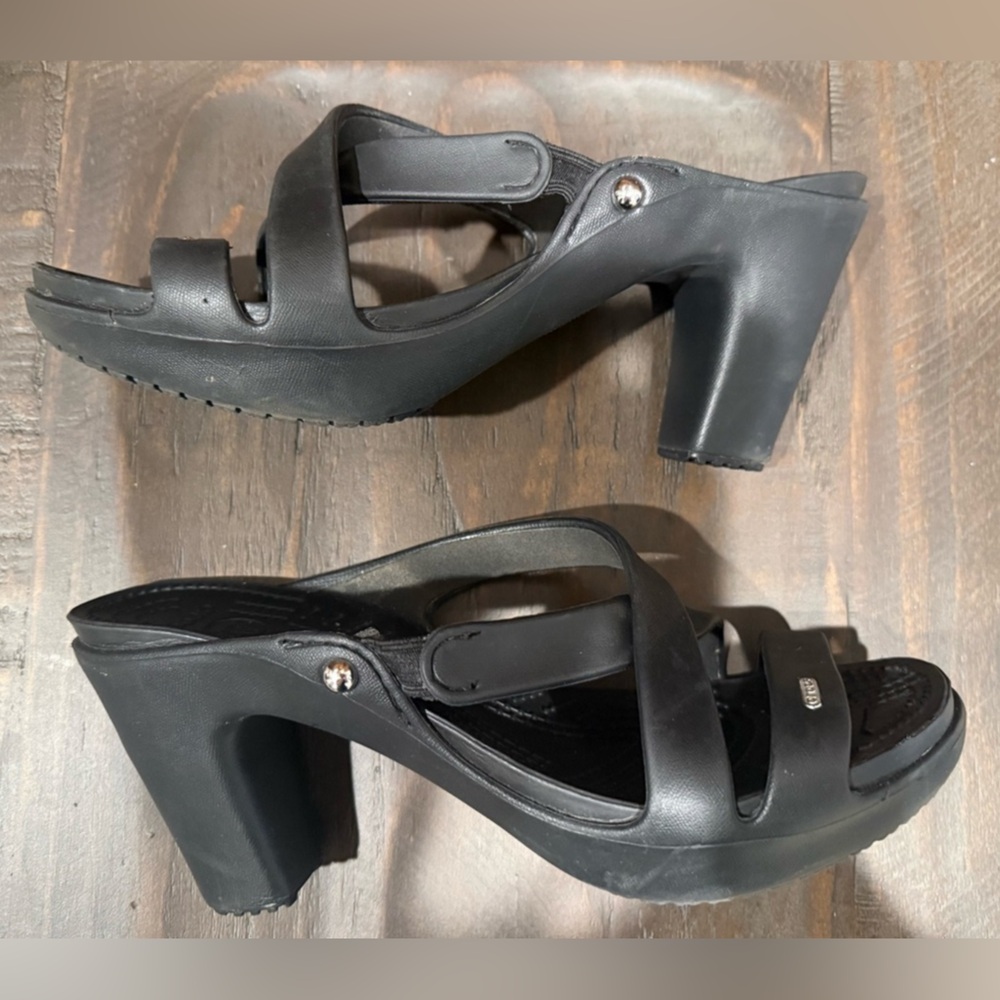 CROCS Black Women's Strappy Sandals